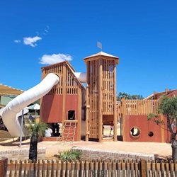 Pubs, clubs and restaurants with a playground in or near the Hills