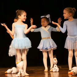 Tiny Toes Ballet